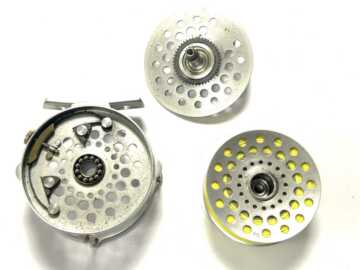 Hardy 3 1/4″ Lightweight Bougle MK VI salmon fly reel with pouch